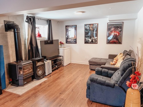 Salle familiale - 12 Rue Roger, Saint-Philippe, QC - Indoor