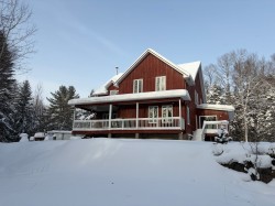 469 Ch. du Pont-Couvert  La Macaza, QC J0T 1R0