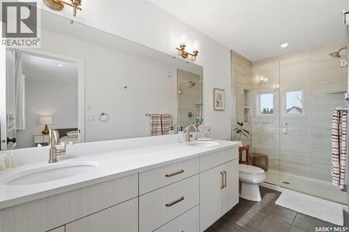 1041 4Th Street E, Saskatoon, SK - Indoor Photo Showing Bathroom