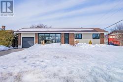 23 BRENT AVENUE  Ottawa, ON K2G 3L1