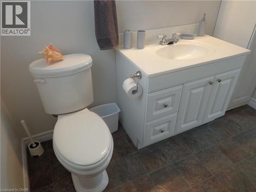 562 Beach Boulevard, Hamilton, ON - Indoor Photo Showing Bathroom