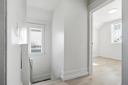 380 Tweed Avenue, Winnipeg, MB - Indoor Photo Showing Other Room