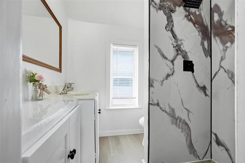 380 Tweed Avenue, Winnipeg, MB - Indoor Photo Showing Other Room