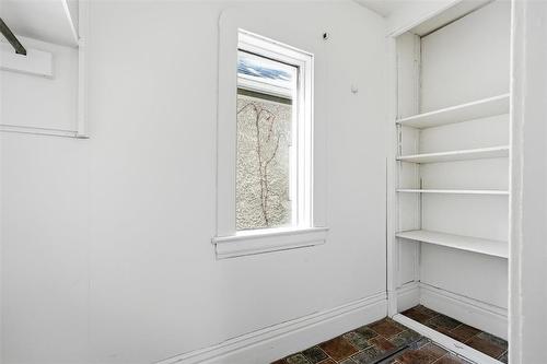 380 Tweed Avenue, Winnipeg, MB - Indoor