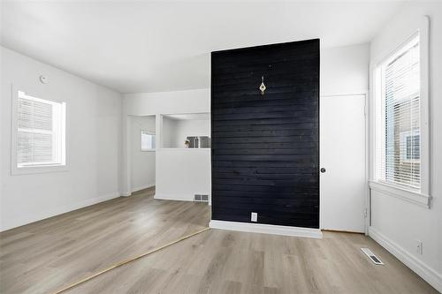 380 Tweed Avenue, Winnipeg, MB - Indoor Photo Showing Other Room