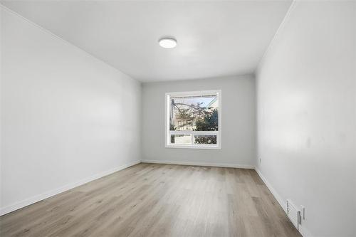 380 Tweed Avenue, Winnipeg, MB - Indoor Photo Showing Other Room
