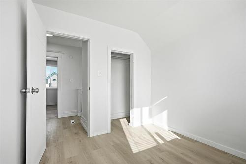 380 Tweed Avenue, Winnipeg, MB - Indoor Photo Showing Other Room