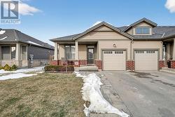 37 ELLIS AVENUE  St. Catharines (Oakdale), ON L2P 0E6