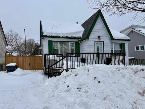 733 Tarbutt Street  Thunder Bay, ON P7E 1Z2