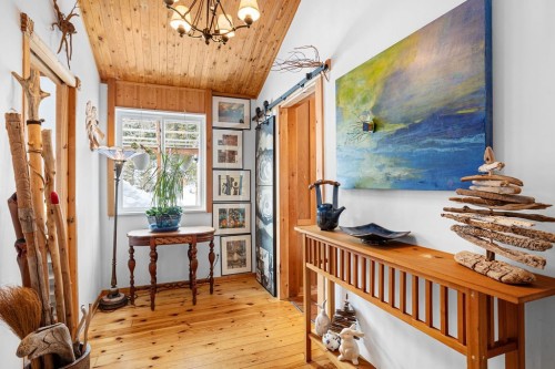 Hall d'entrée/Vestibule - 1312 8E Rang, Val-David, QC - Indoor Photo Showing Other Room