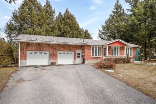 Façade - 216 Route 202 E., Bedford - Canton, QC - Outdoor