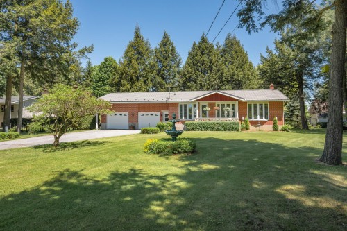 Extérieur - 216 Route 202 E., Bedford - Canton, QC - Outdoor With Deck Patio Veranda