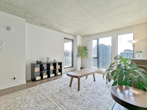 Living Room - 1110-195 Rue Peel, Montréal (Le Sud-Ouest), QC - Indoor Photo Showing Living Room