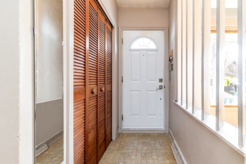 Hall d'entrée/Vestibule - 129 Flamingo Drive, Beaconsfield, QC - Indoor Photo Showing Other Room