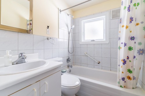 Salle de bains - 129 Flamingo Drive, Beaconsfield, QC - Indoor Photo Showing Bathroom
