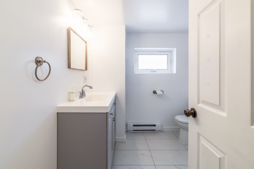Salle de bains - 129 Flamingo Drive, Beaconsfield, QC - Indoor Photo Showing Bathroom
