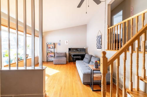 Salon - 129 Flamingo Drive, Beaconsfield, QC - Indoor Photo Showing Other Room