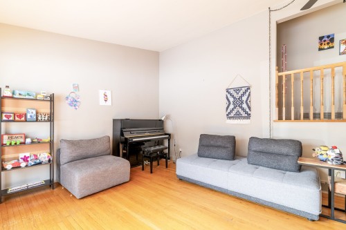 Salon - 129 Flamingo Drive, Beaconsfield, QC - Indoor Photo Showing Living Room