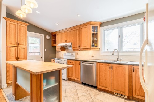 Cuisine - 129 Flamingo Drive, Beaconsfield, QC - Indoor Photo Showing Kitchen With Double Sink
