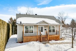 475 Rue des Merisiers  Coaticook, QC J1A 3H8