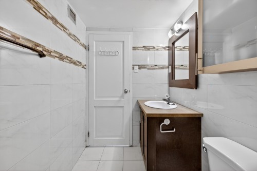 Salle de bains - 203-231 Rue Riverside, Saint-Lambert, QC - Indoor Photo Showing Bathroom