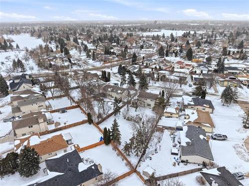 18 Edgemont Dr, Winnipeg, MB 