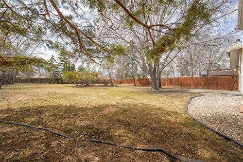 18 Edgemont Dr, Winnipeg, MB 