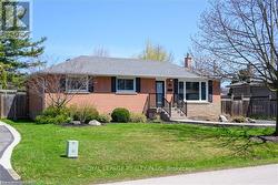 249 SNOWDEN ROAD  Oakville, ON L6L 3X6