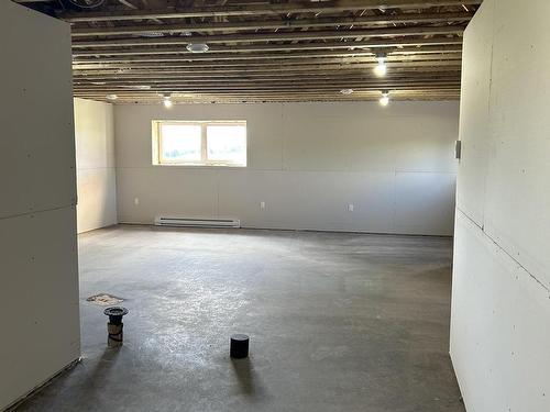 250 Ferry Road, Cornwall, PE - Indoor