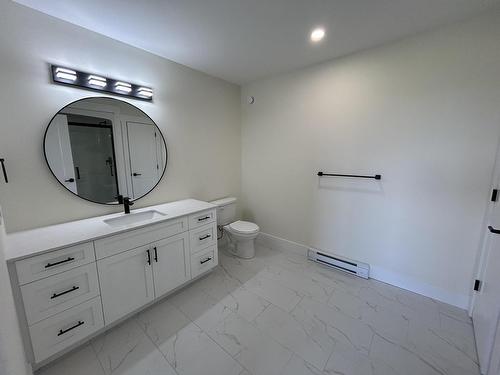 250 Ferry Road, Cornwall, PE - Indoor Photo Showing Laundry Room