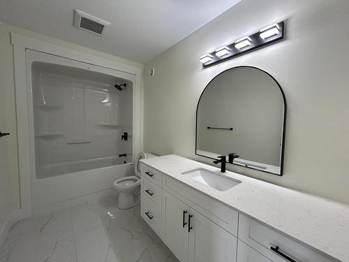 250 Ferry Road, Cornwall, PE - Indoor Photo Showing Bathroom