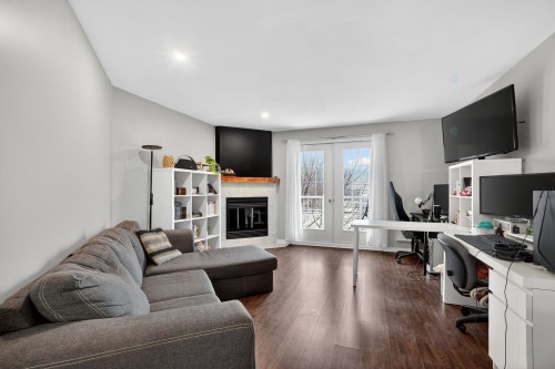 Salon - 6-2194 Ch. Ste-Marie, Mascouche, QC - Indoor Photo Showing Living Room With Fireplace