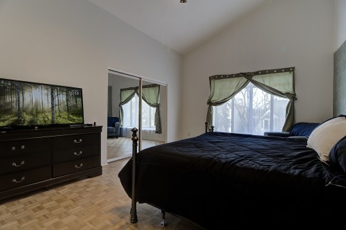 Chambre à coucher principale - 9001 Crois. Rimouski, Brossard, QC - Indoor Photo Showing Bedroom