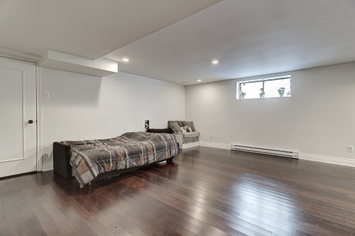 Salle de jeux - 9001 Crois. Rimouski, Brossard, QC - Indoor