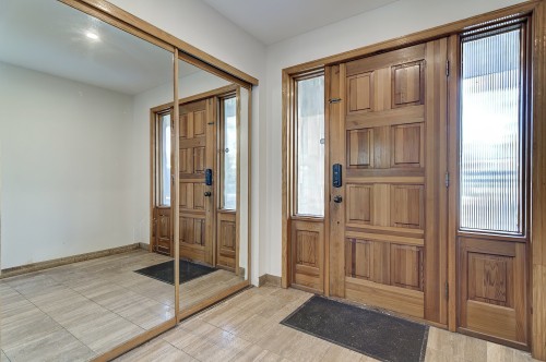 Hall d'entrée/Vestibule - 9001 Crois. Rimouski, Brossard, QC - Indoor Photo Showing Other Room