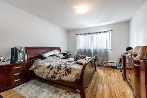 Master Bedroom - 5765  - 5767 Av. Fairside, Côte-Saint-Luc, QC - Indoor Photo Showing Bedroom
