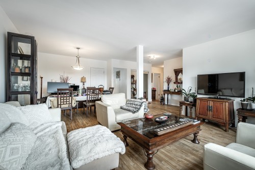 Living Room - 5765  - 5767 Av. Fairside, Côte-Saint-Luc, QC - Indoor Photo Showing Living Room