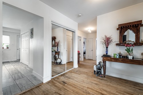 Passageway - 5765  - 5767 Av. Fairside, Côte-Saint-Luc, QC - Indoor Photo Showing Other Room