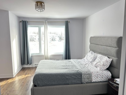 Chambre à coucher principale - 19 Rue De L'Hirondelle, Brownsburg-Chatham, QC - Indoor Photo Showing Bedroom
