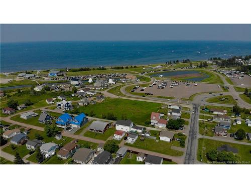 22 Beach St, Pointe-Du-Chêne, NB 