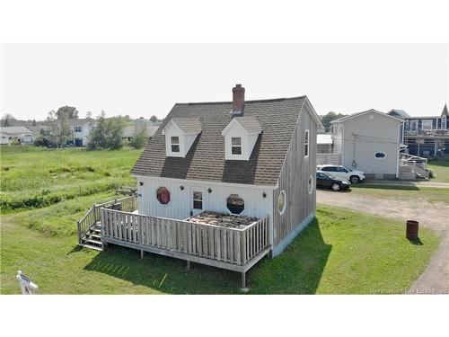 22 Beach St, Pointe-Du-Chêne, NB 