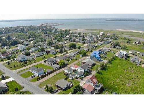 22 Beach St, Pointe-Du-Chêne, NB 