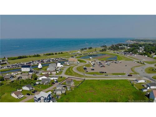 22 Beach St, Pointe-Du-Chêne, NB 