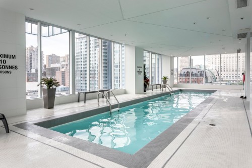 Pool - 1708-1155 Rue De La Montagne, Montréal (Ville-Marie), QC - Indoor Photo Showing Other Room With In Ground Pool