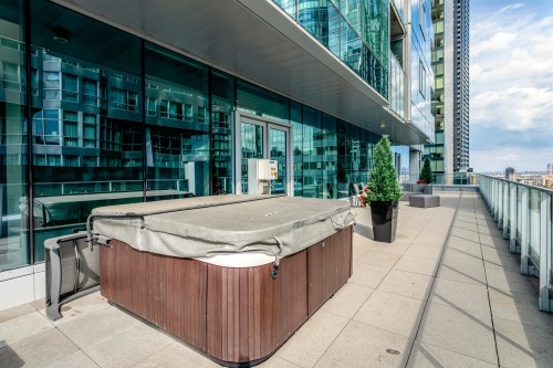 Spa - 1708-1155 Rue De La Montagne, Montréal (Ville-Marie), QC - Outdoor