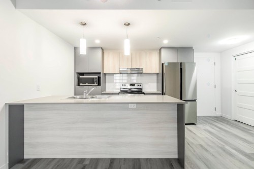 305-5200 Boul. Henri-Bourassa O.  Montréal (Saint-Laurent), QC H4R 0T1