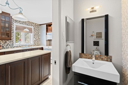 Powder room - 418 3E Avenue, Deux-Montagnes, QC - Indoor Photo Showing Bathroom