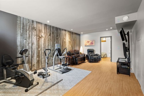 Family Room - 418 3E Avenue, Deux-Montagnes, QC - Indoor Photo Showing Gym Room