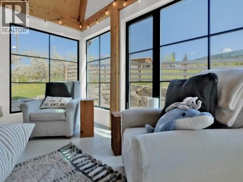 620 Boothe Road, Naramata, BC - Indoor