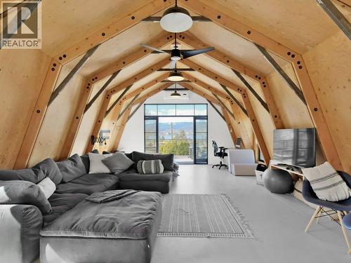 620 Boothe Road, Naramata, BC - Indoor Photo Showing Living Room